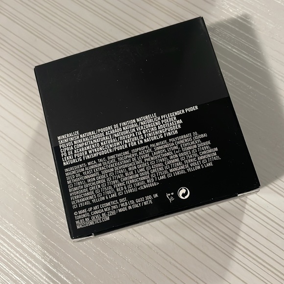 MAC COSMETICS Mineralize Powder - Picture 3 of 4